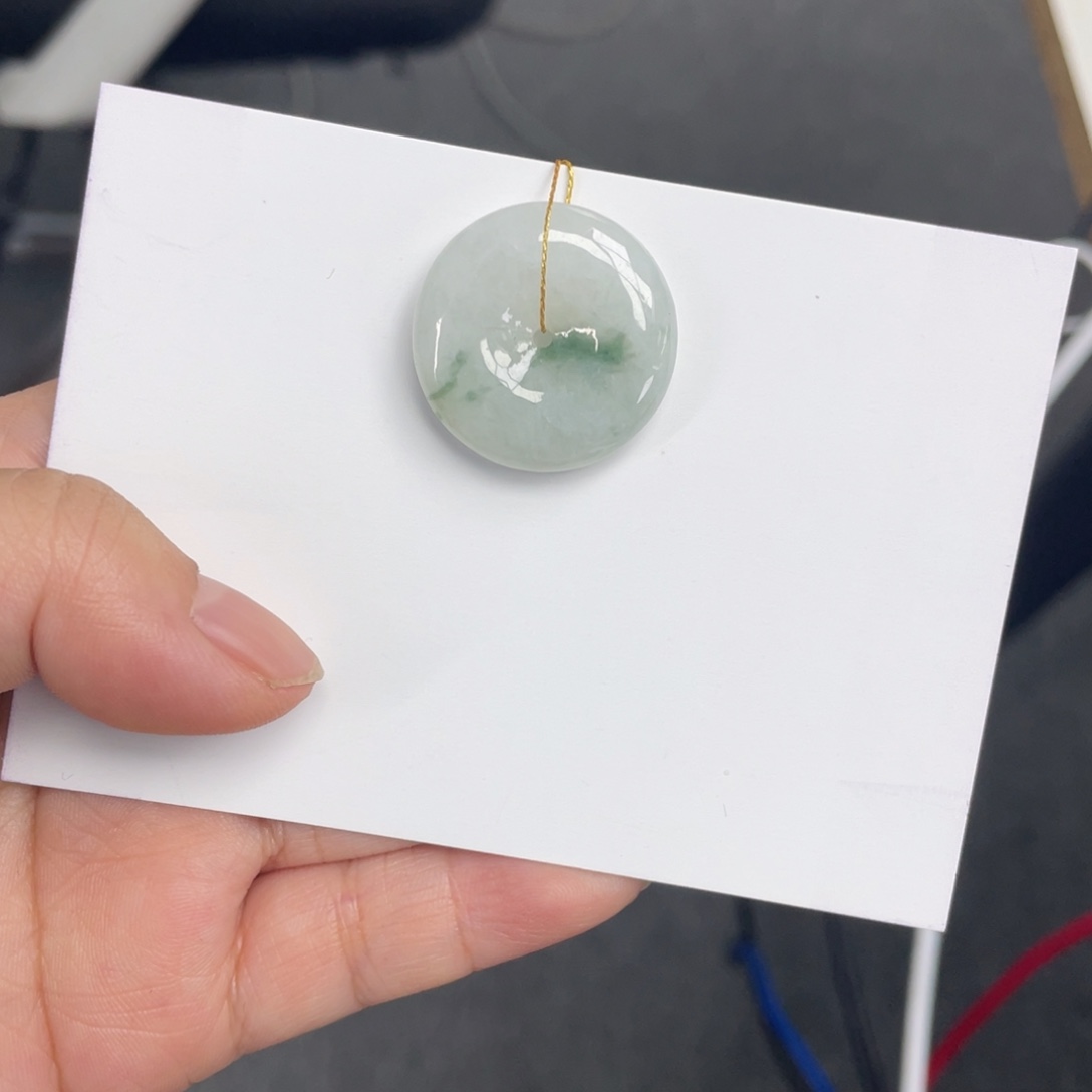 翡翠未镶嵌颈饰平安扣