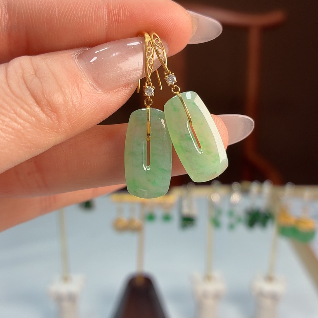 翡翠18K金镶嵌耳饰耳饰