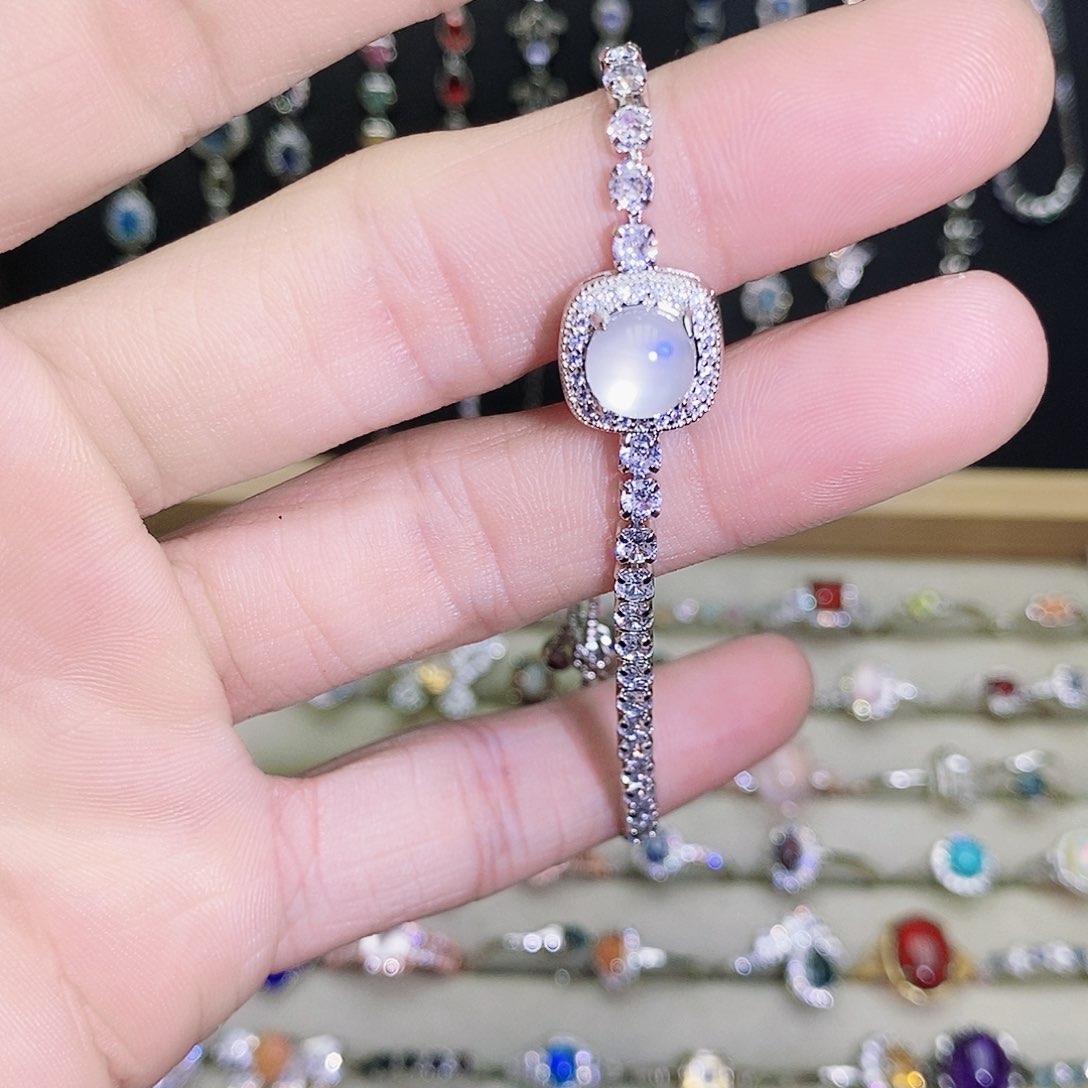 未镶嵌手链月光石