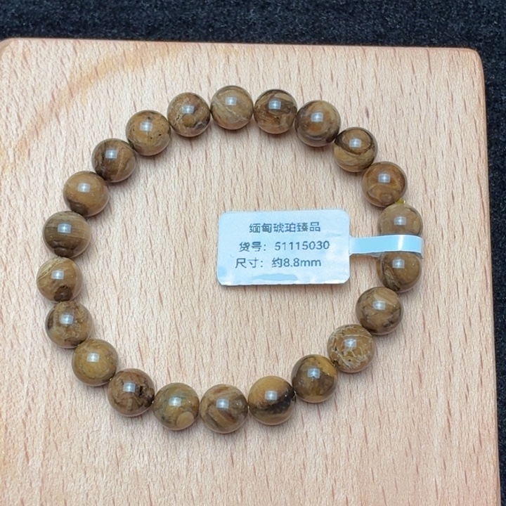像***样琥珀未镶嵌珠宝奇石