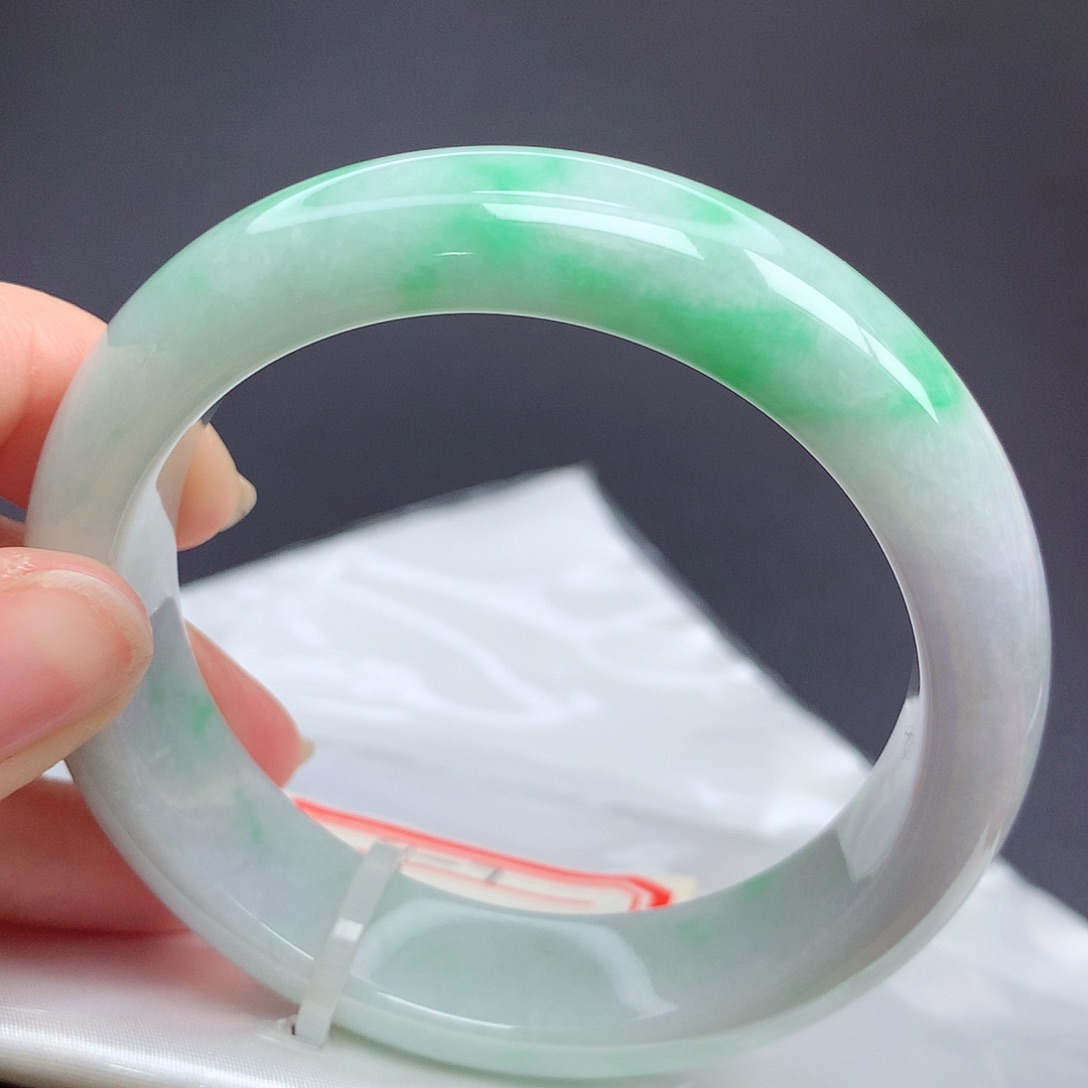 翡翠手镯未镶嵌l n n n n n n n m