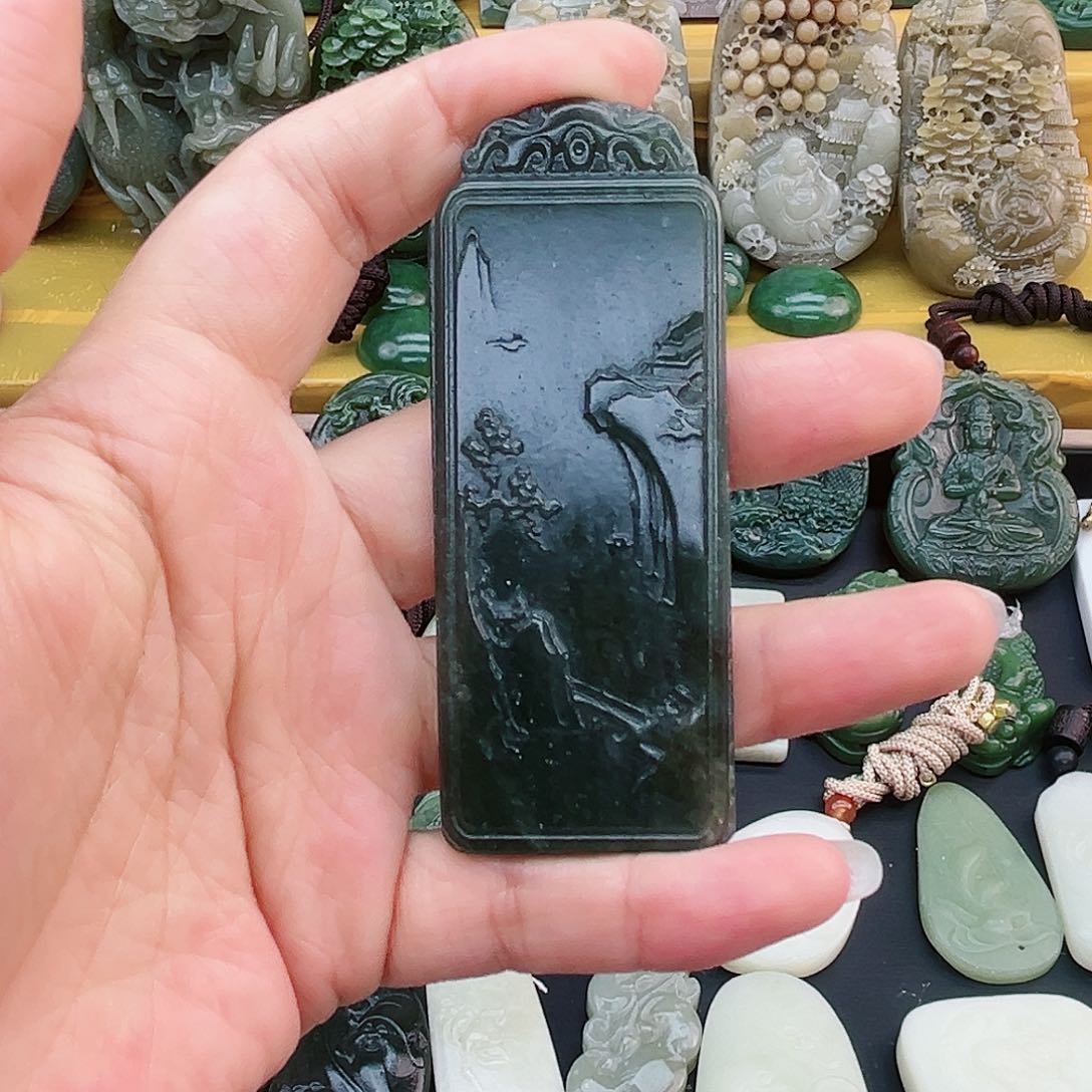 和田玉未镶嵌颈饰