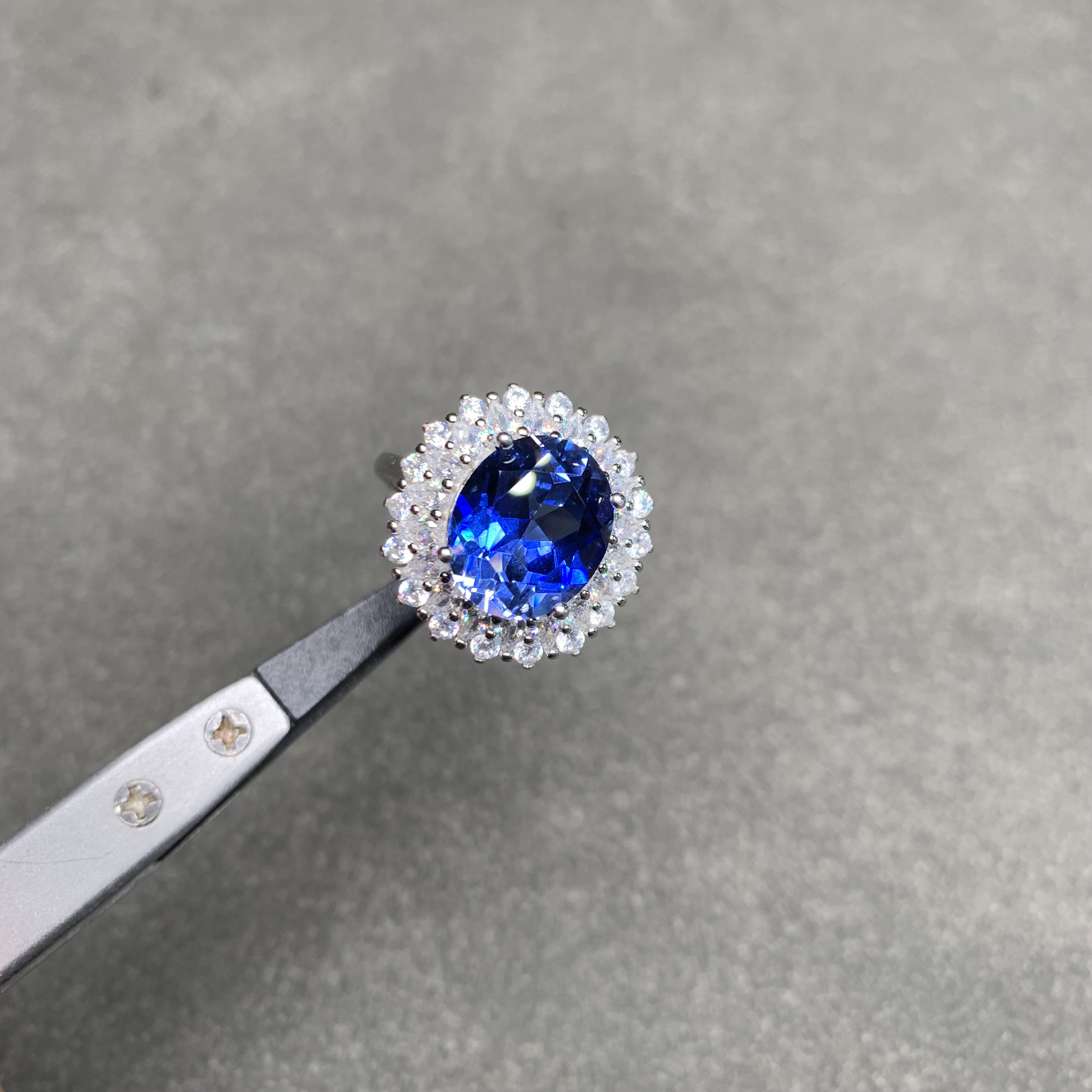 925银戒指 经典大颗粒10×12矢车菊色系  太阳女神款戒指045