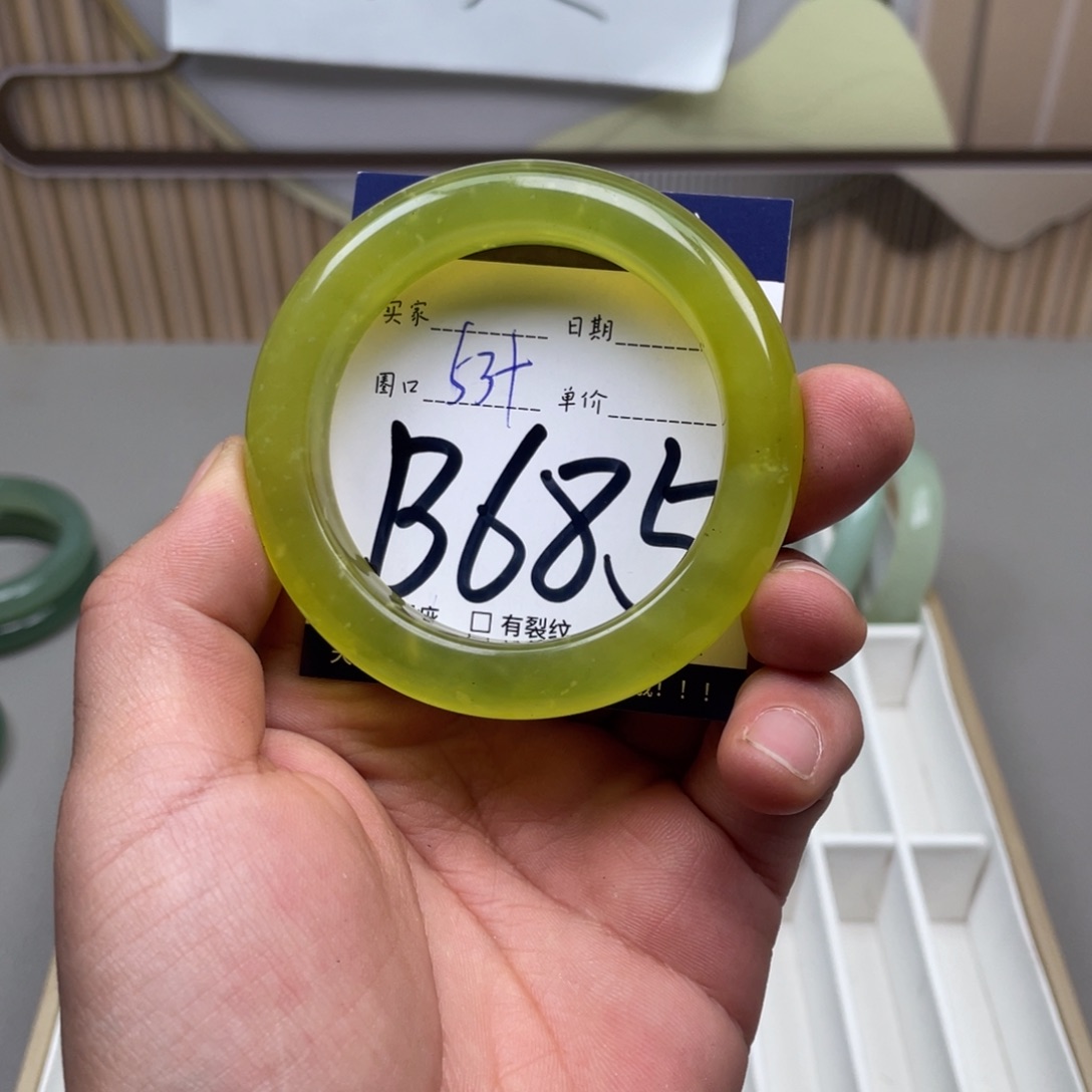 岫玉手镯手镯未镶嵌