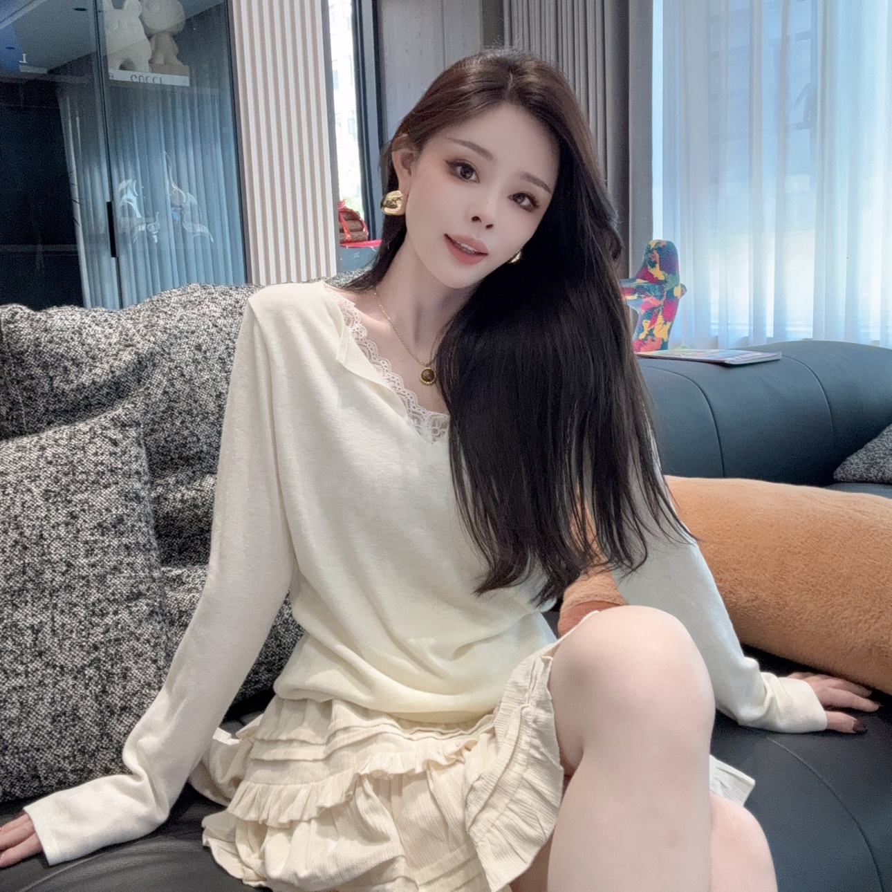 【静静衣橱】秋季套头修身减龄长袖V领拼接蕾丝修身针织上衣6578