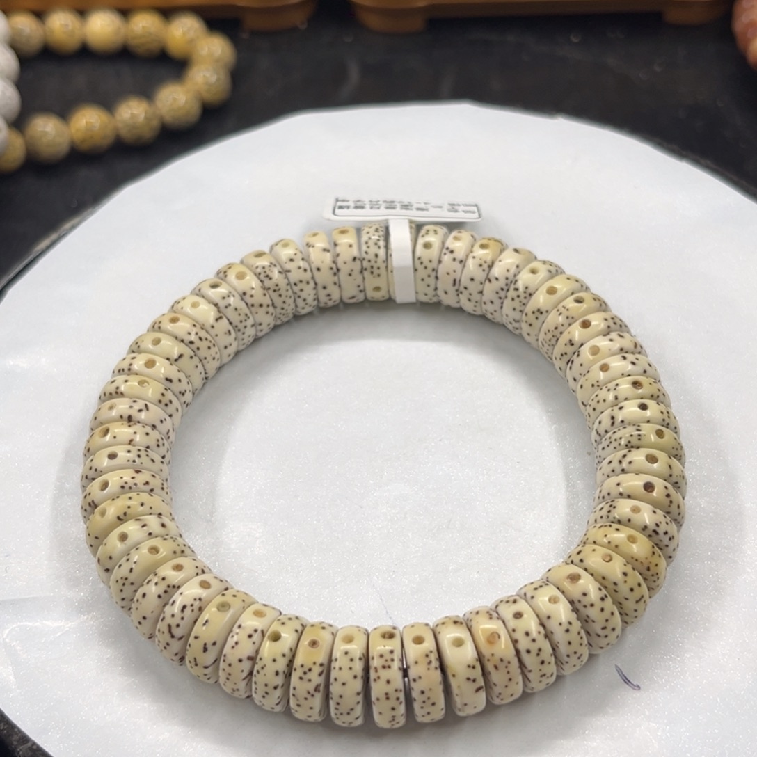 吊坠星月菩提4-12……