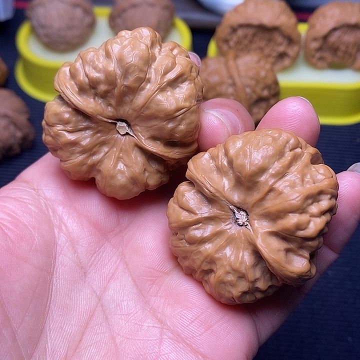 醒***行核桃手把件41蛤磨头150