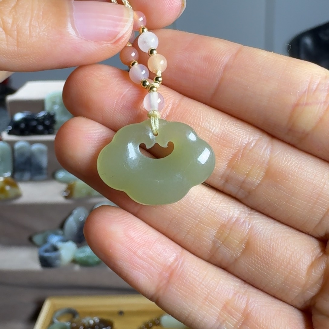 和田玉颈饰未镶嵌