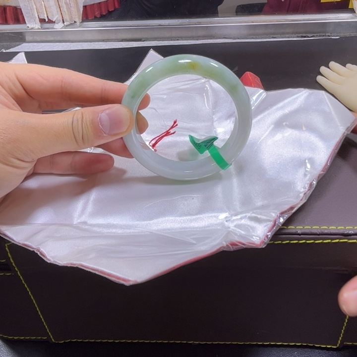 翡翠手镯未镶嵌天然翡翠a货多样性发一