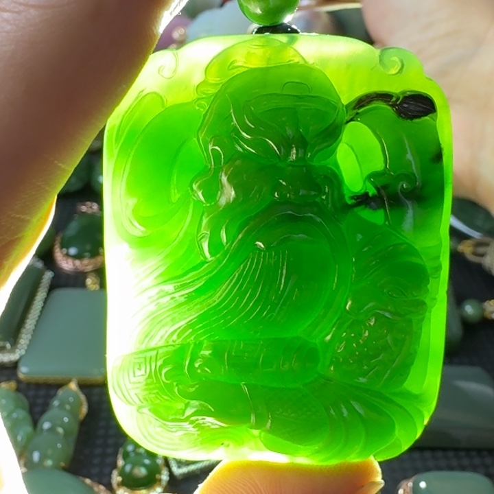 颈饰未镶嵌和田玉俄七关公