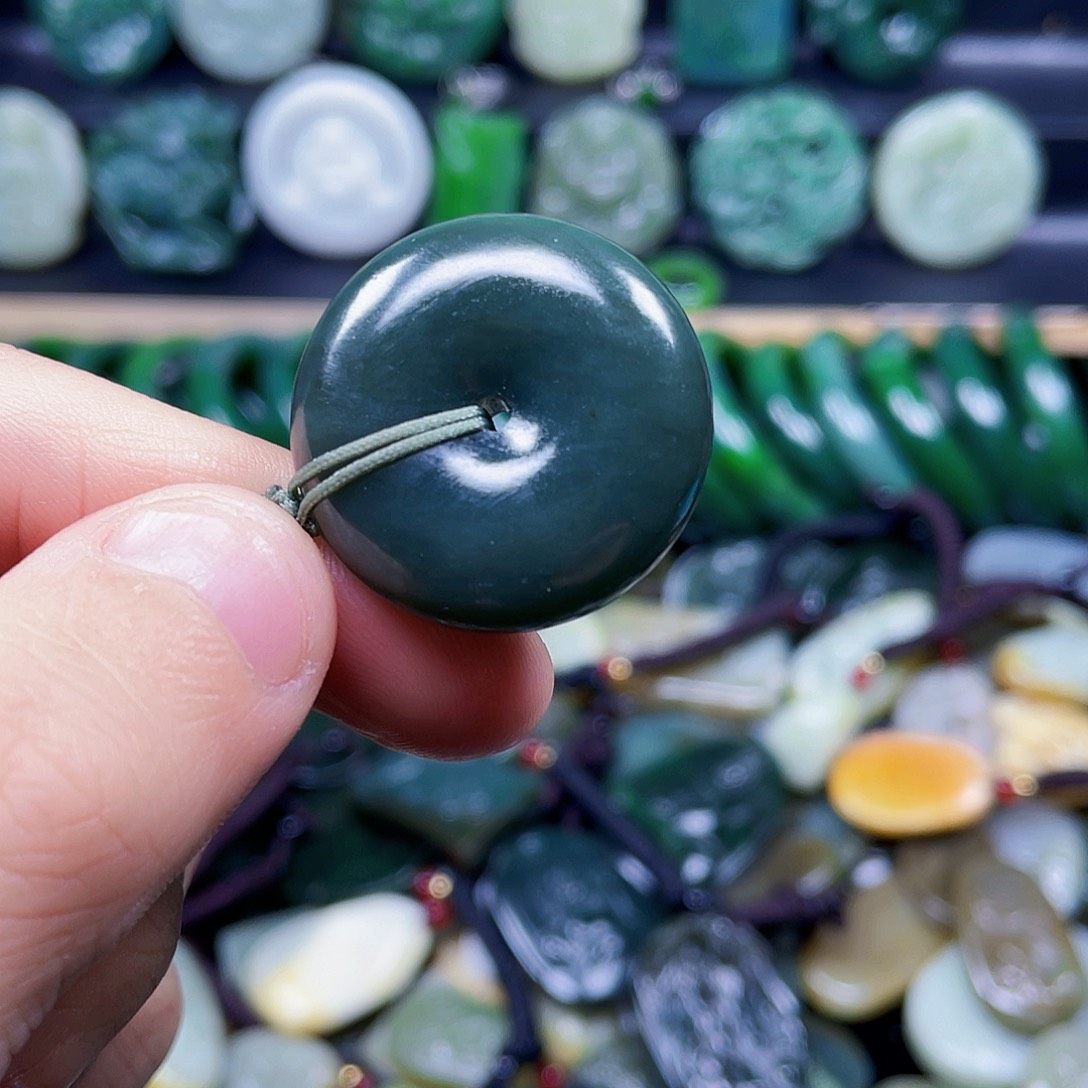 和田玉未镶嵌珠宝半成品