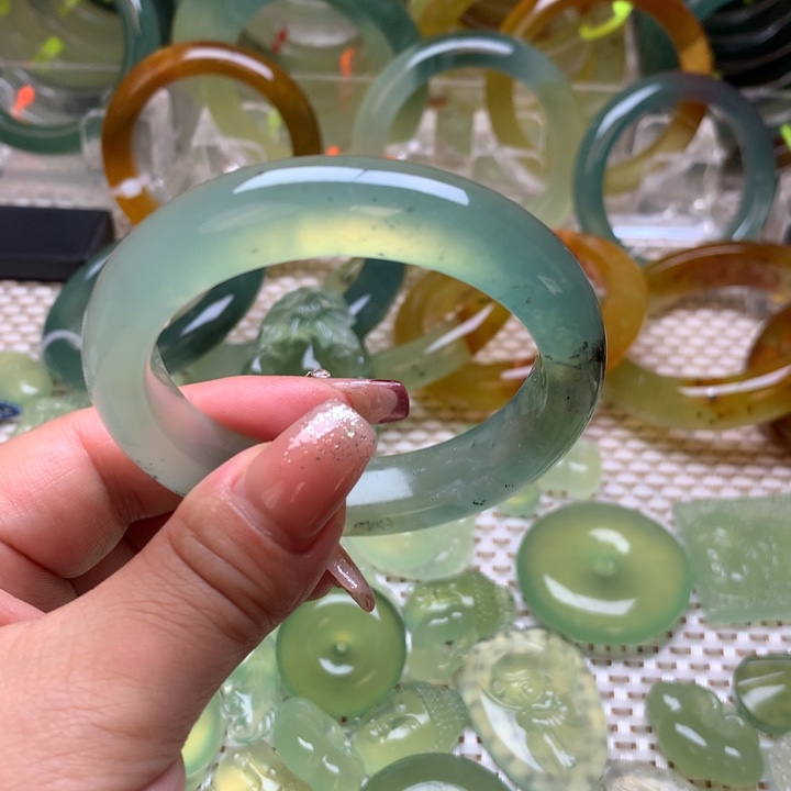 蛇纹石玉手镯51圈口微瑕未镶嵌