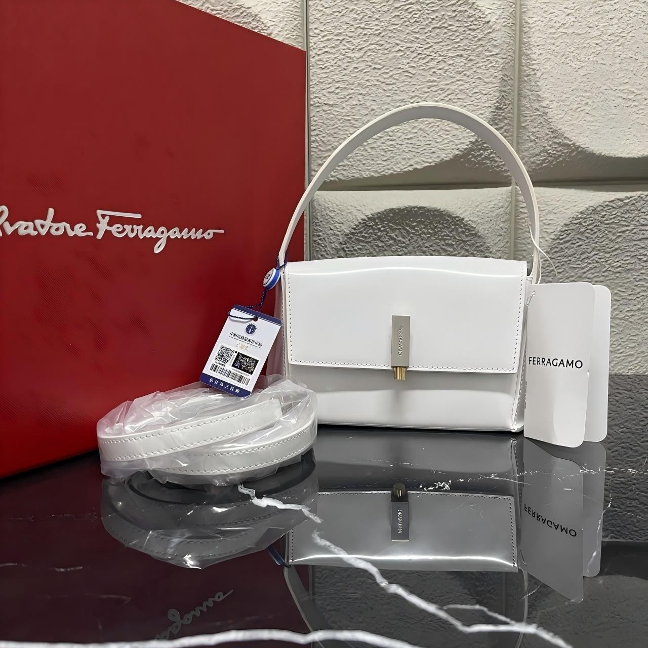 99新 FERRAGAMO/菲拉格慕 /夏vv0927/单肩包/92572