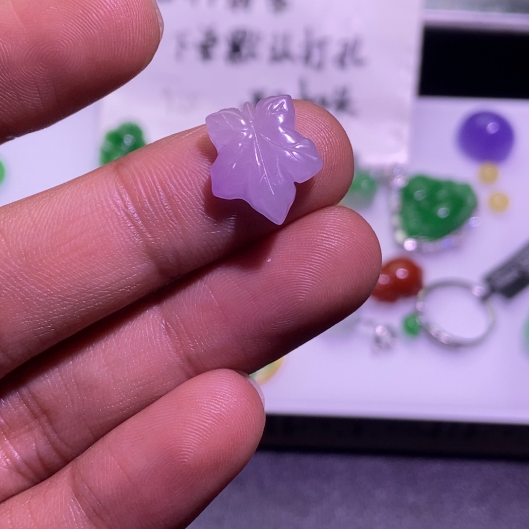 翡翠未镶嵌颈饰吊坠