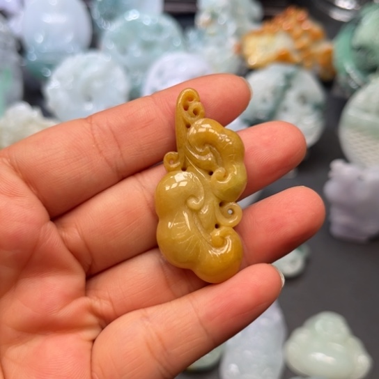 翡翠未镶嵌颈饰翡翠