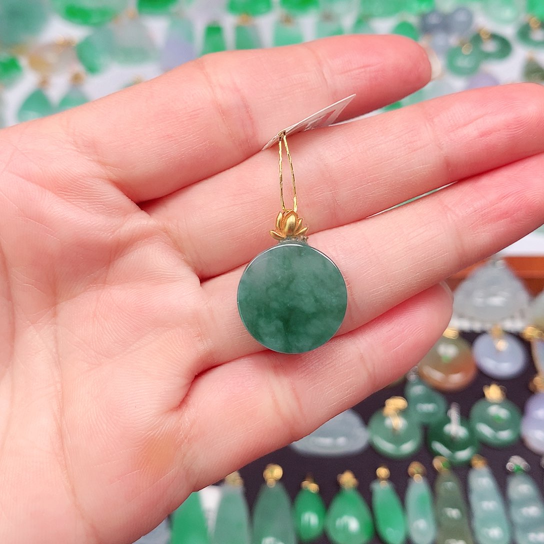 翡翠颈饰18K金镶嵌天然翡翠A货