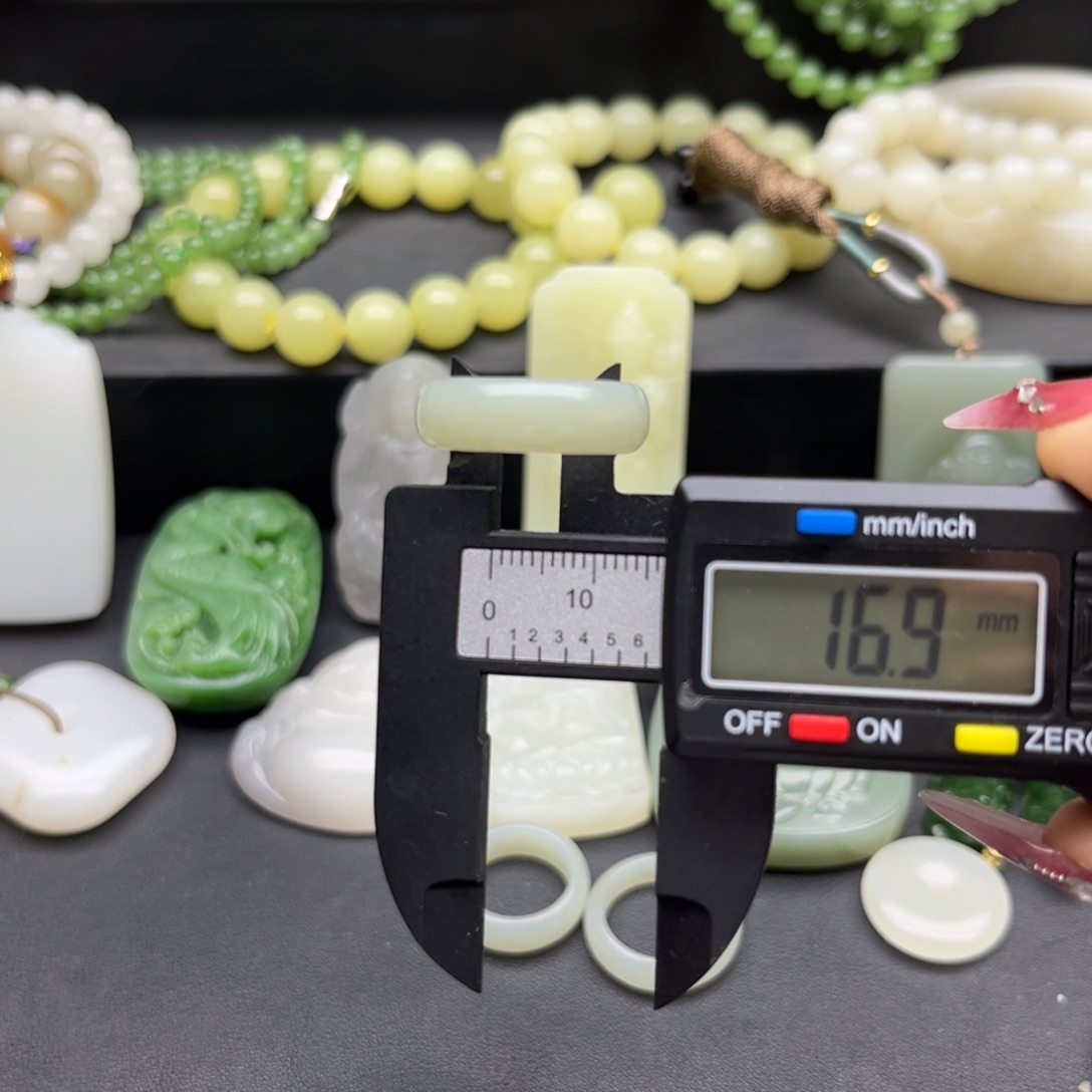 未镶嵌和田玉珠宝半成品