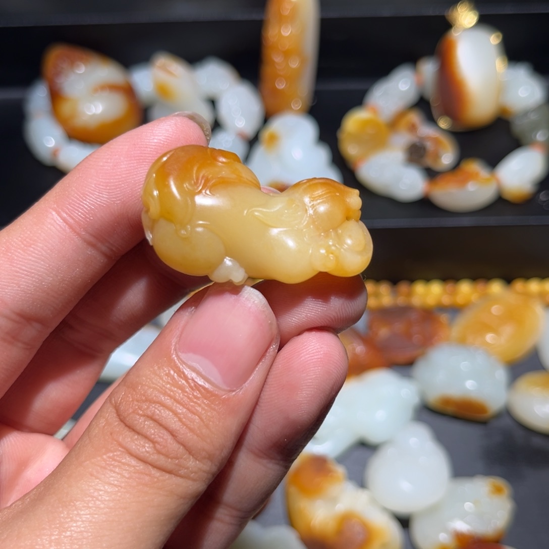 奋***爸和田玉未镶嵌颈饰