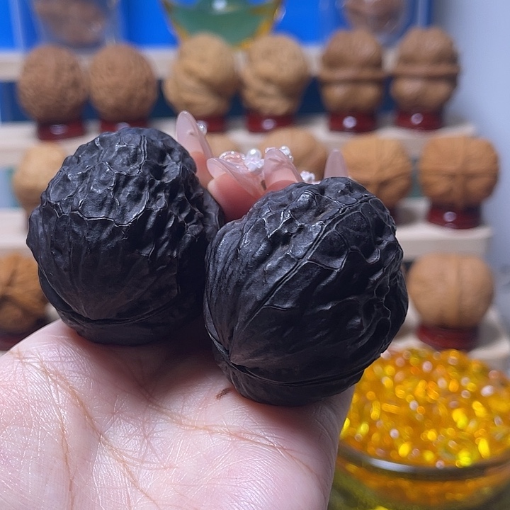 文玩核桃吊坠黑武士8