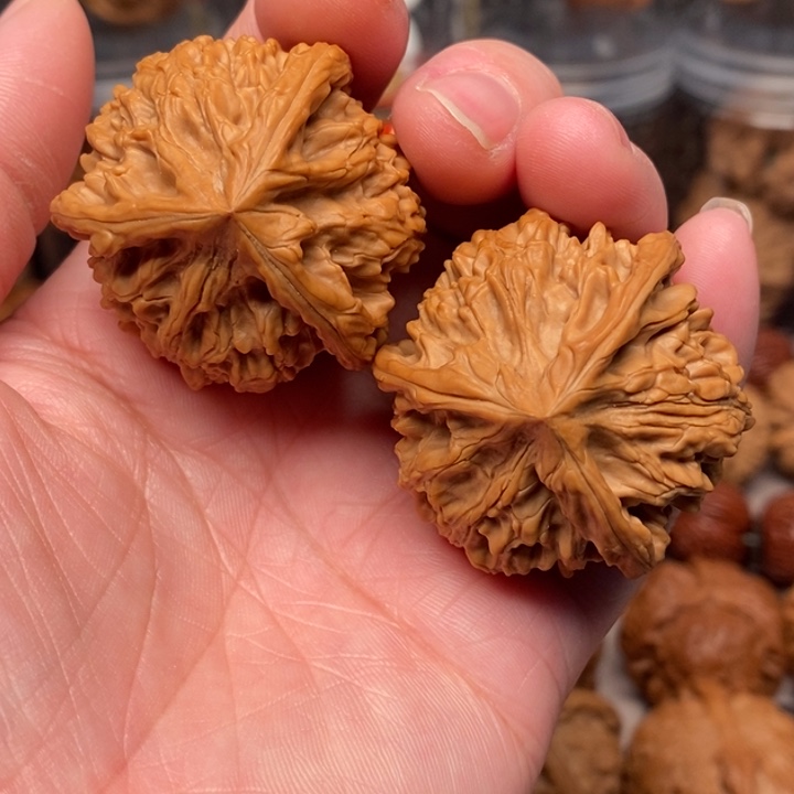 文玩核桃吊坠安****酸文山奔