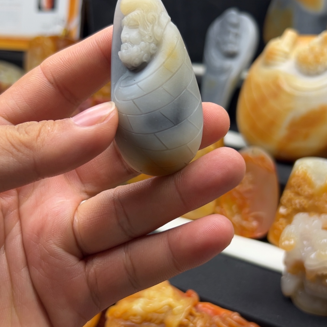 石英质玉（黄龙玉）未镶嵌黄龙玉