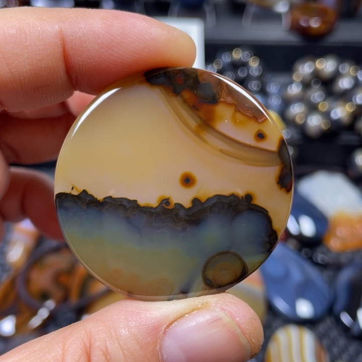 玛瑙/玉髓未镶嵌颈饰玛瑙意境吊坠