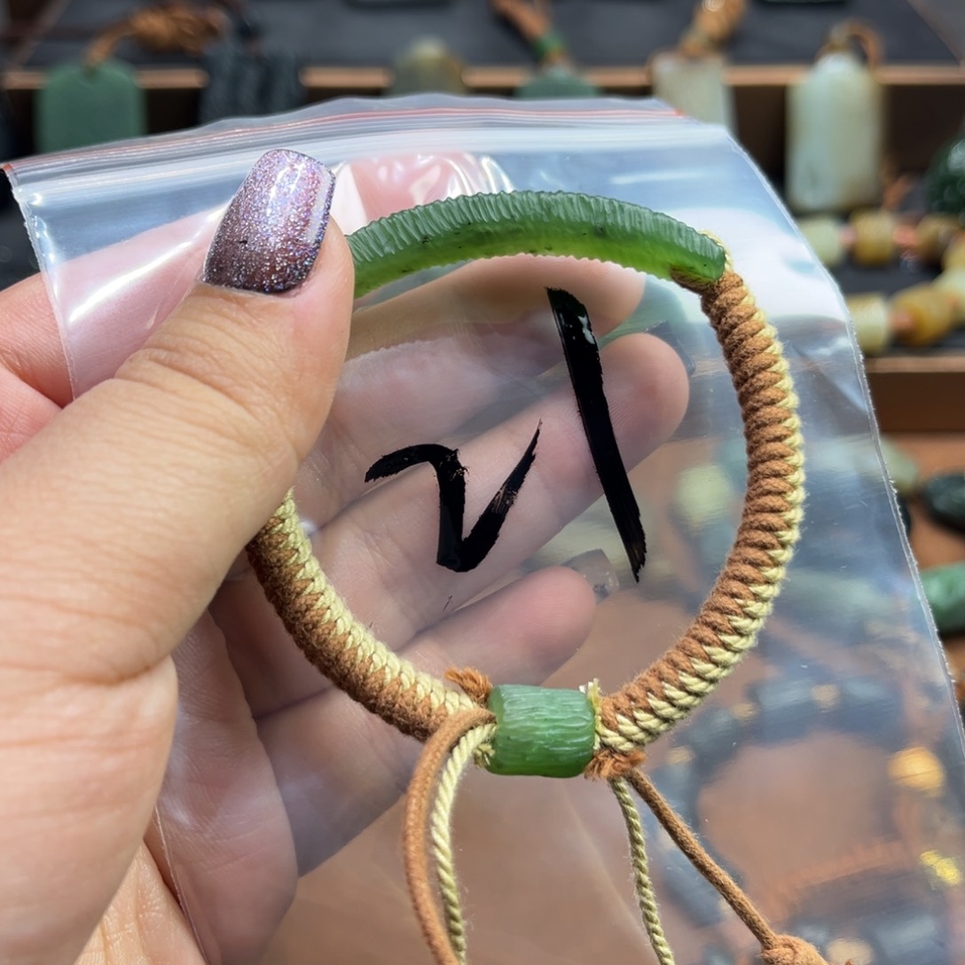 和田玉颈饰未镶嵌问*