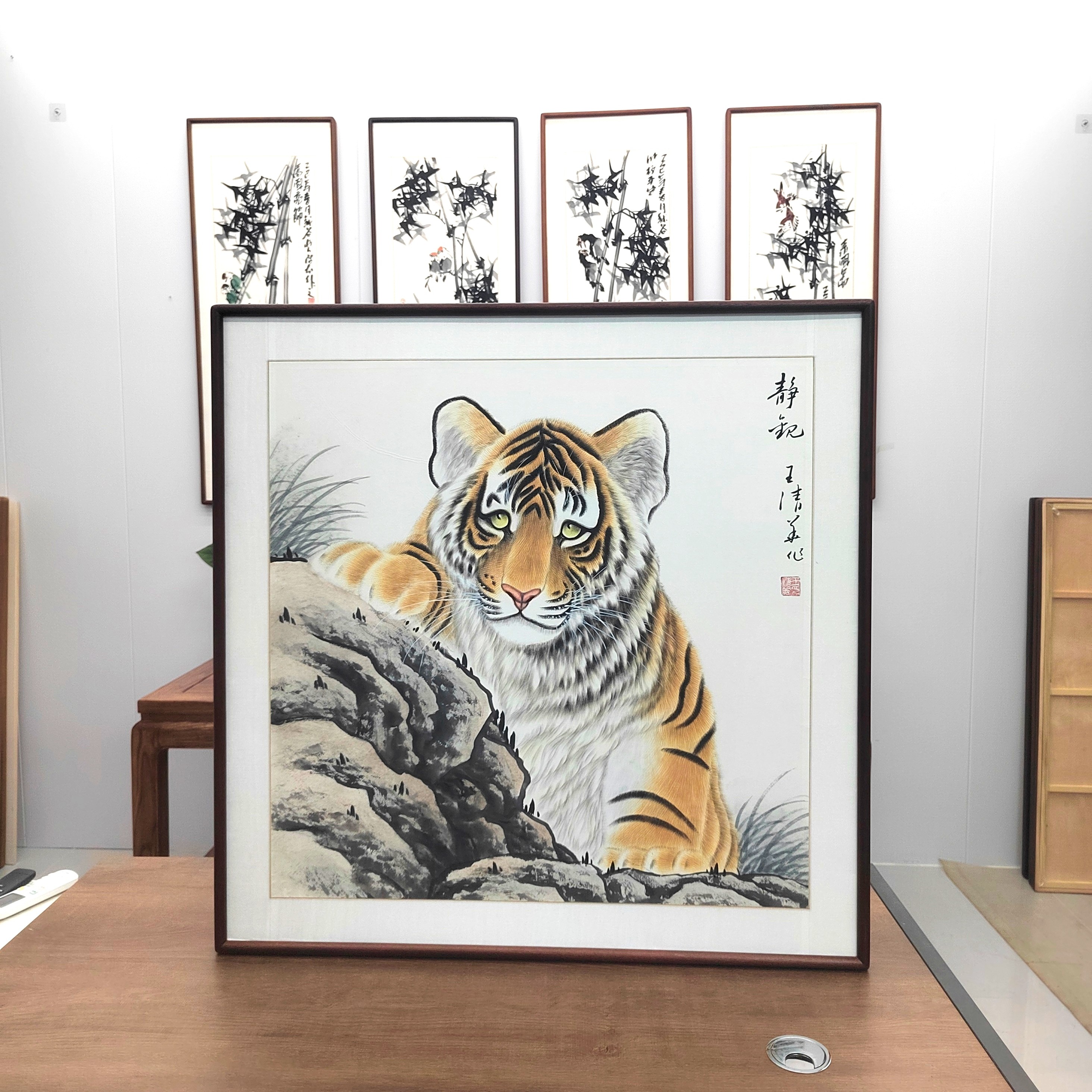 纯手绘原创带框国画老虎《静观世变》80*80cm，书房茶室办公室玄关挂