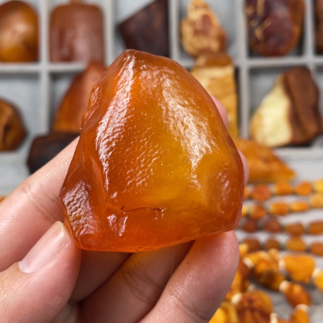 琥珀珠宝奇石未镶嵌