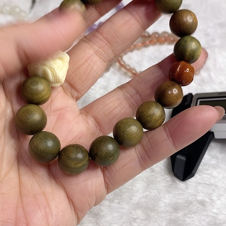 文玩核桃手串绿檀醒狮手串