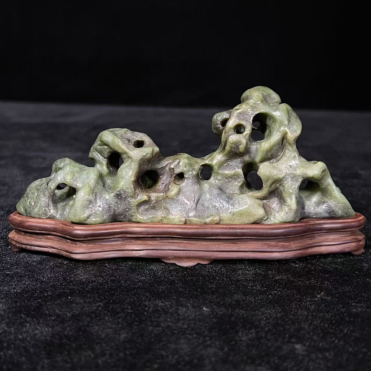 Lot15:  玉山子 玉L：17.6cm/381.4g