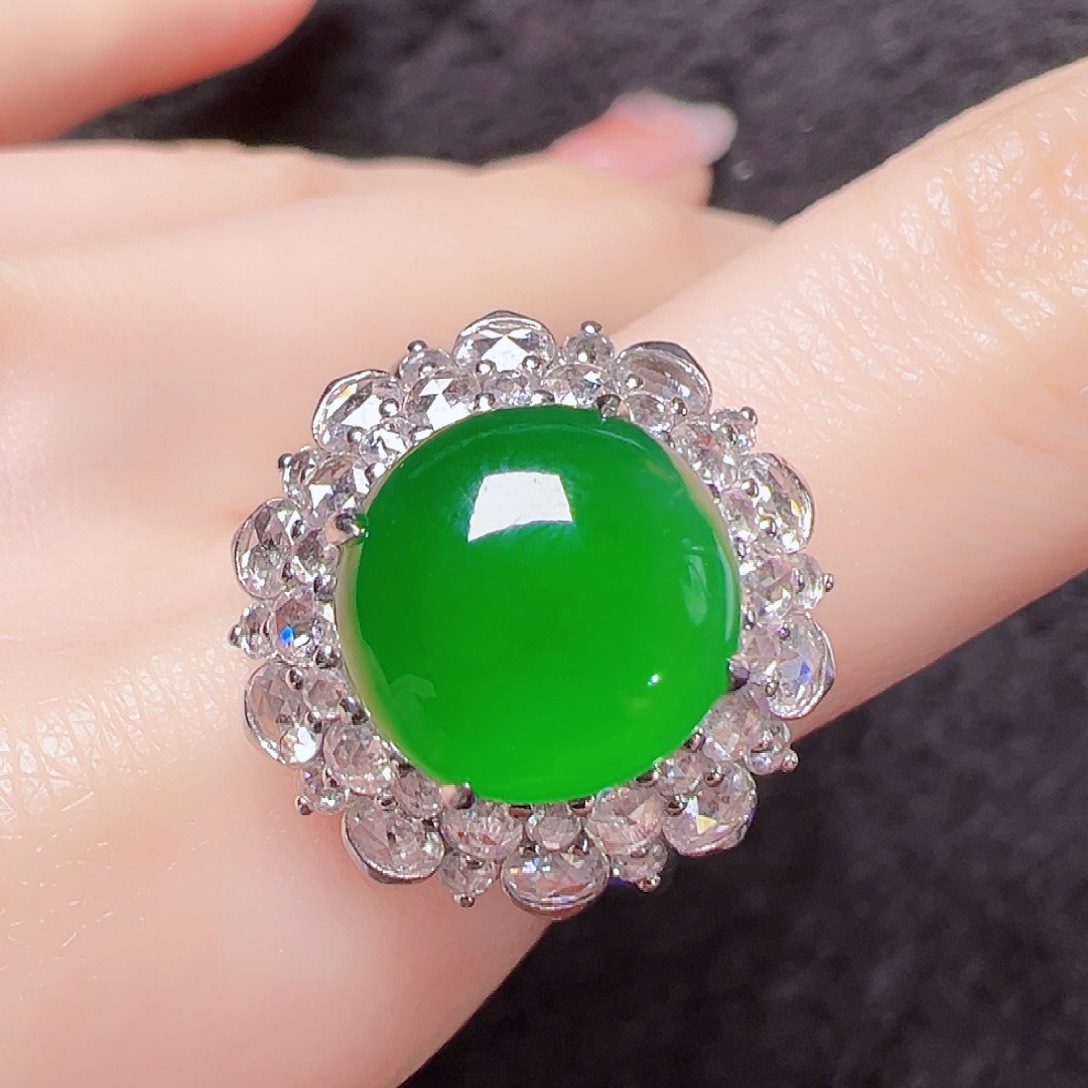 翡翠戒指18K金镶嵌签收后24小时鉴赏期，过时不退