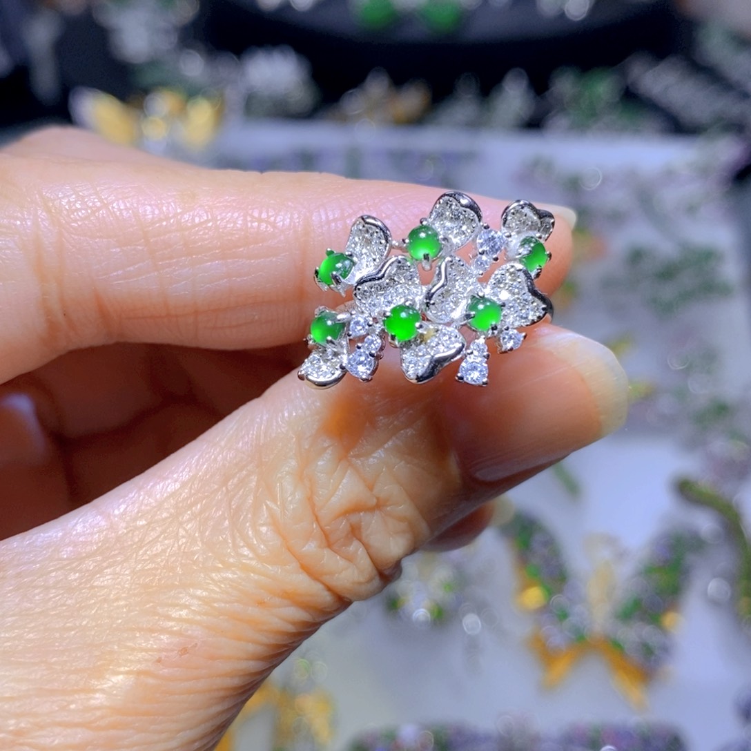 翡翠颈饰银S925镶嵌天然翡翠