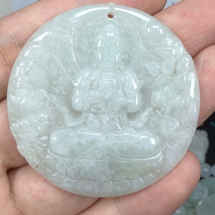 翡翠挂件未镶嵌翡翠