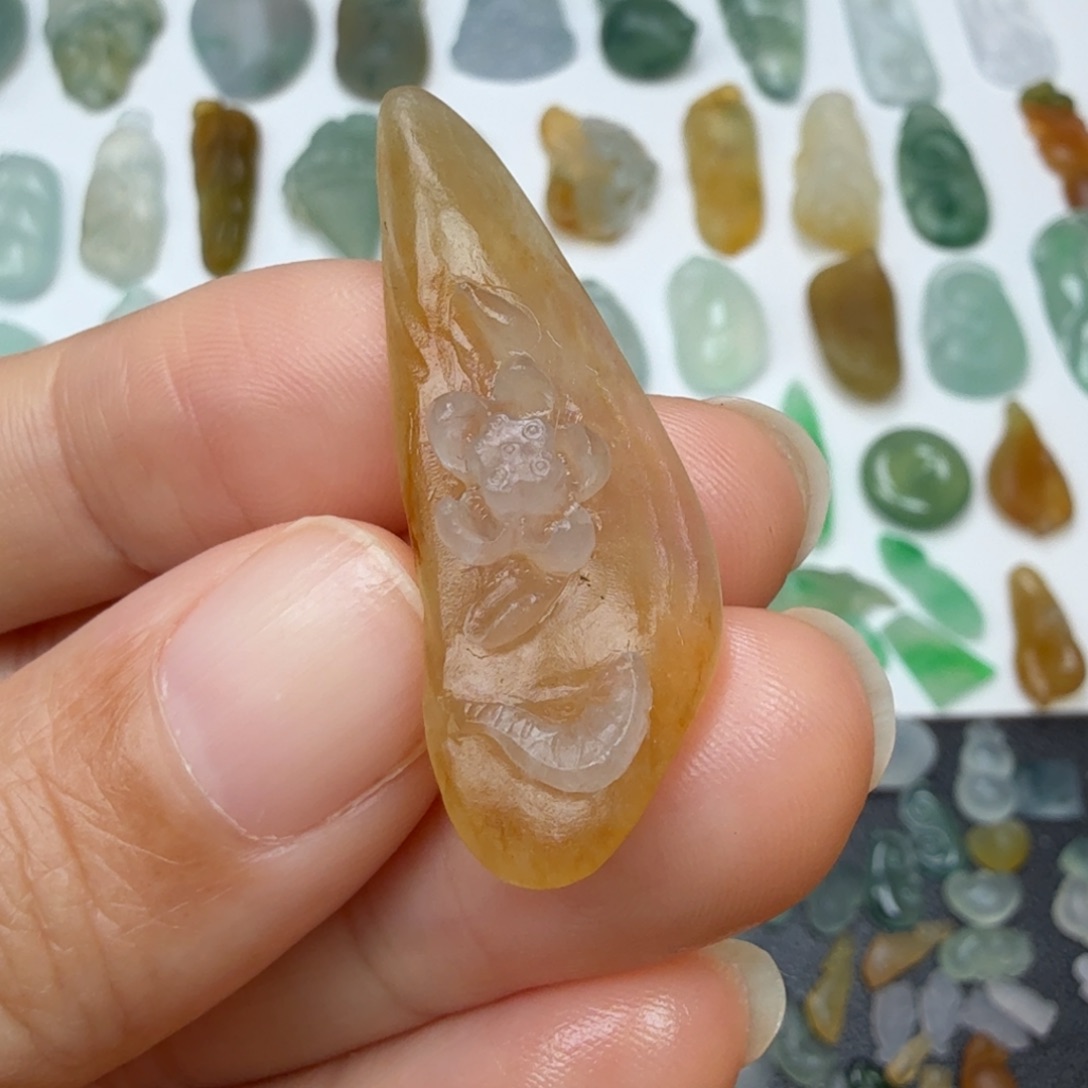 定制翡翠未镶嵌荷花