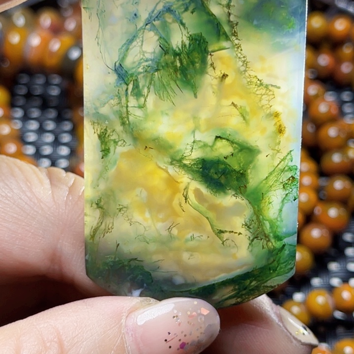 玛瑙/玉髓颈饰未镶嵌好*?