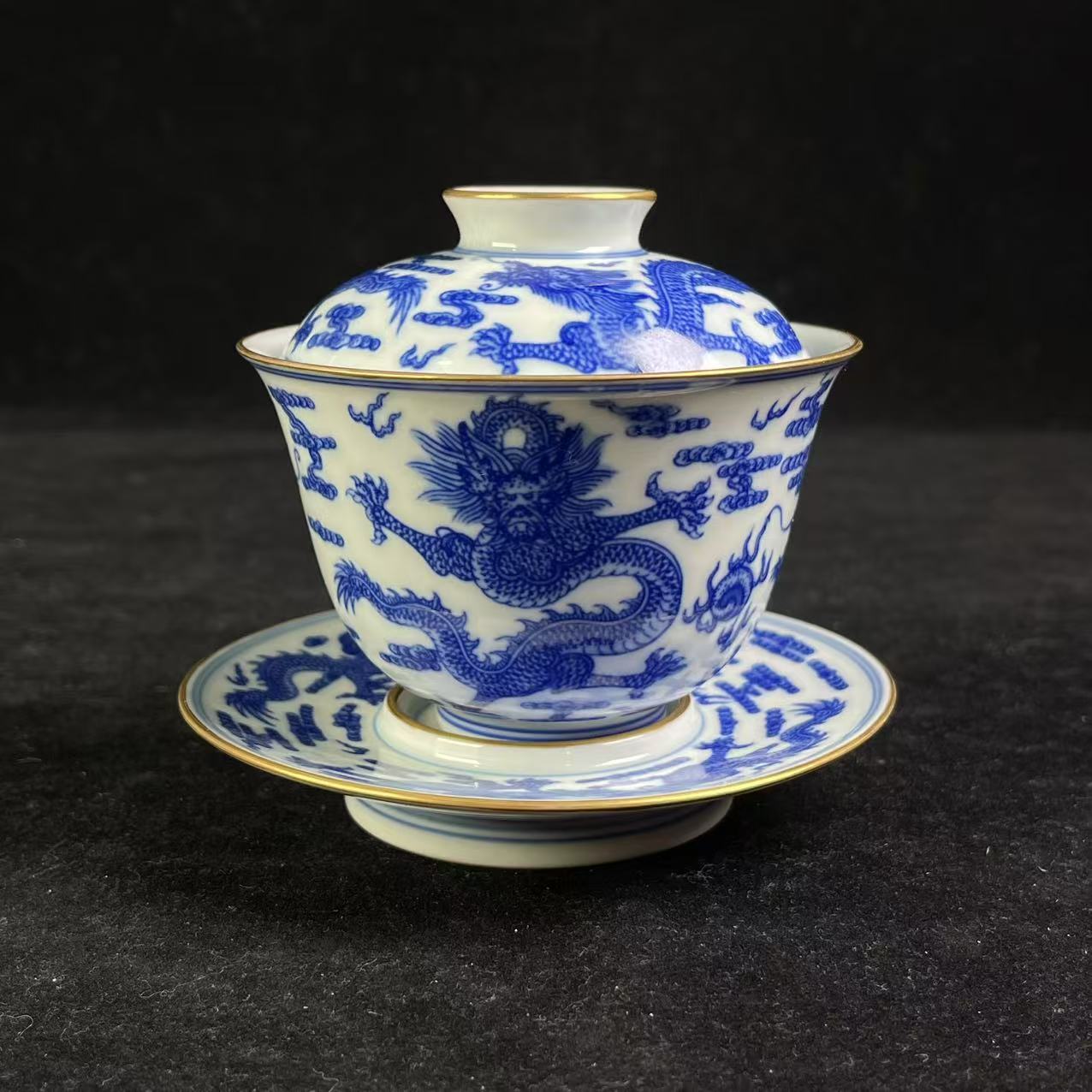 M青花描金九龙纹三才盖碗