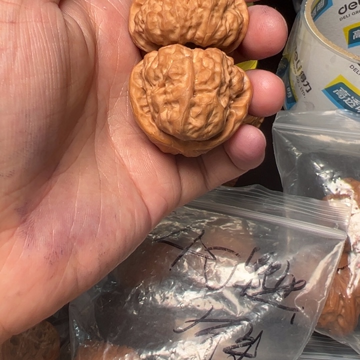 核桃肥娃，39，白茬