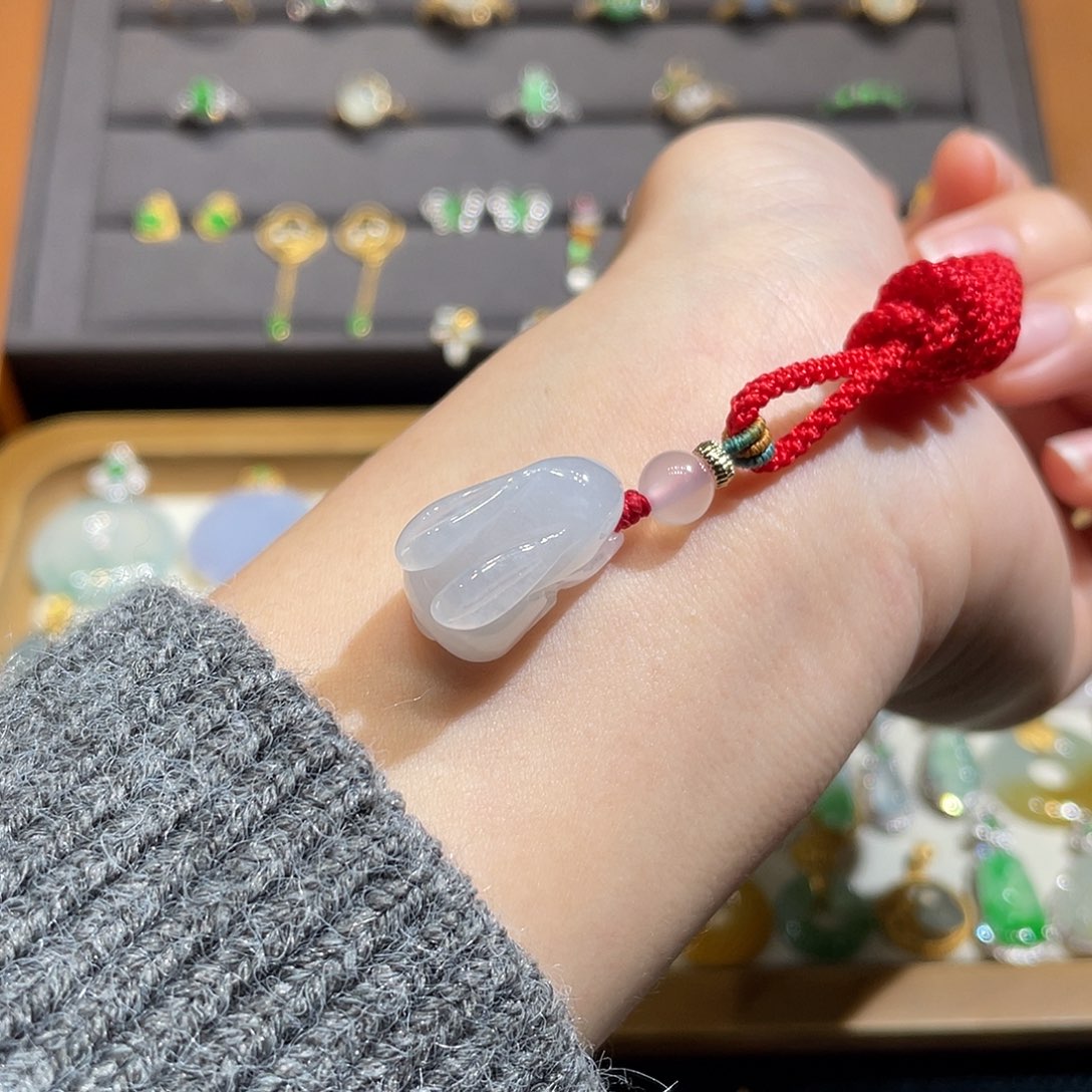 翡翠颈饰未镶嵌冰润小兔子