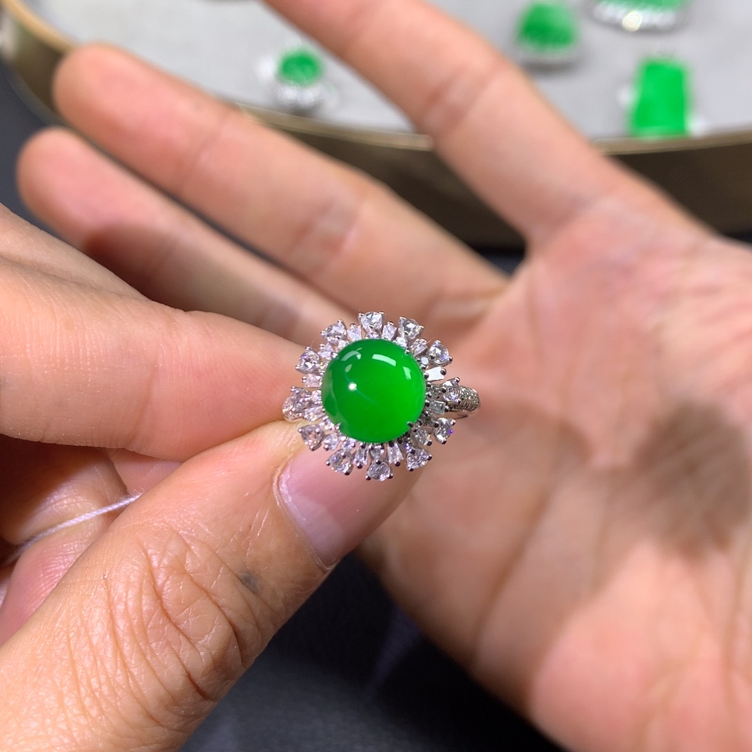 翡翠戒指18K金镶嵌C**y翡翠