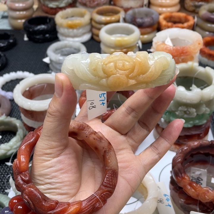 石英质玉手镯未镶嵌