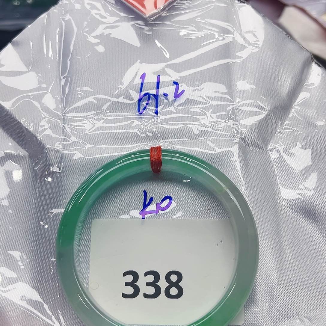 翡翠手镯未镶嵌多样性