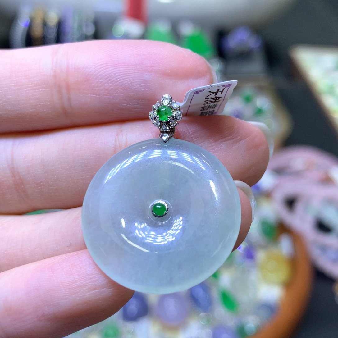 【闪购商品】翡翠颈饰18K金镶嵌翡翠吊坠项链