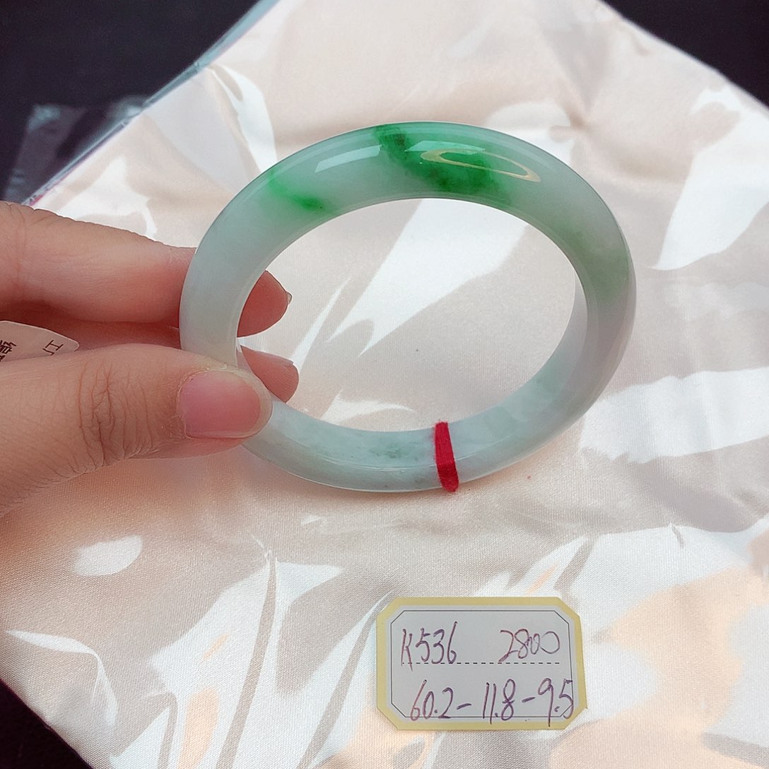 翡翠未镶嵌手镯缅甸翡翠