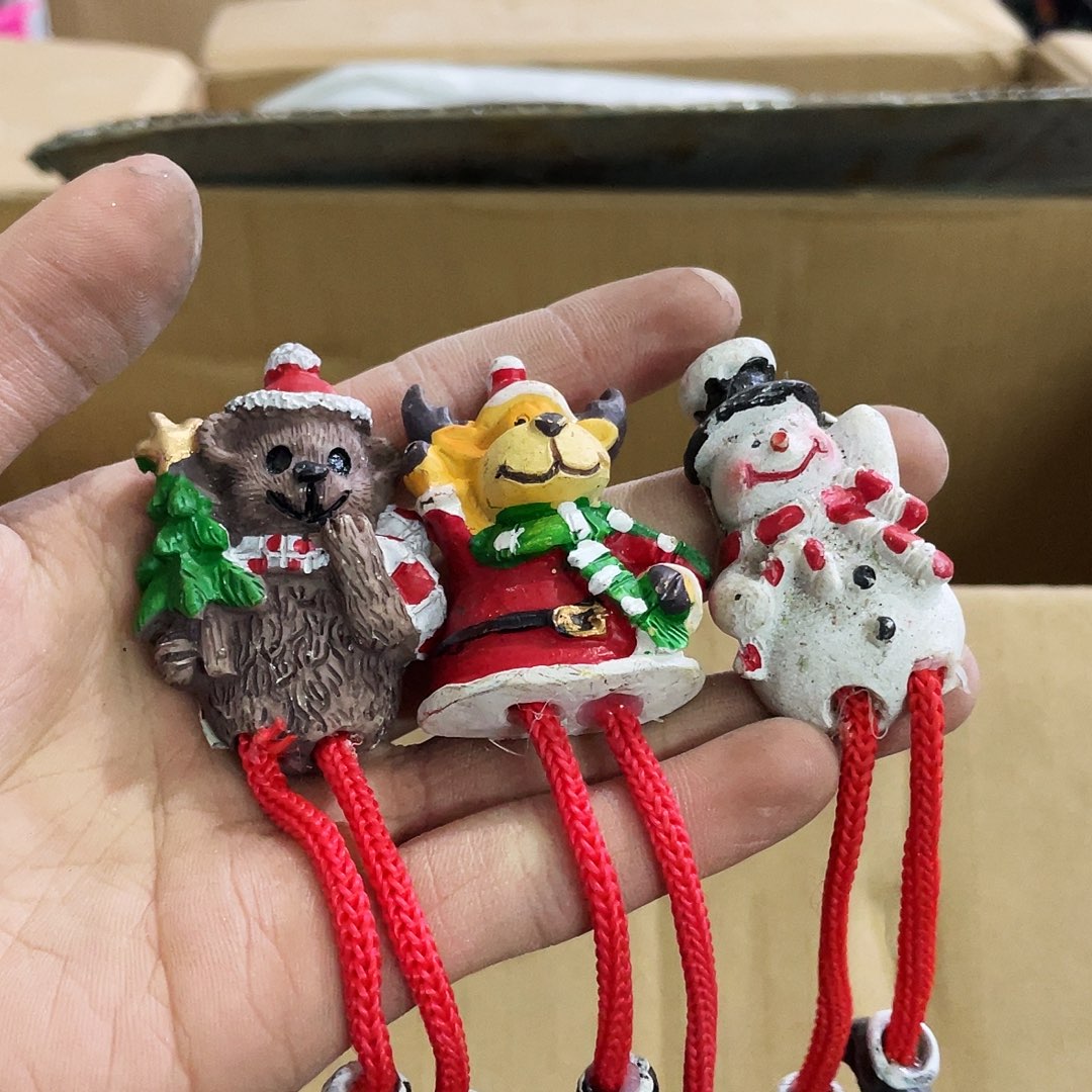 摆件        微瑕。