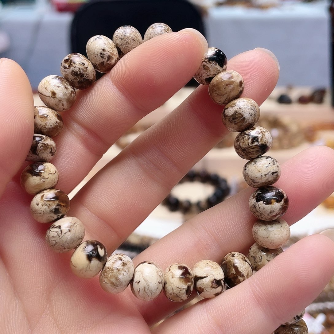 琥珀裸石未镶嵌康*果九