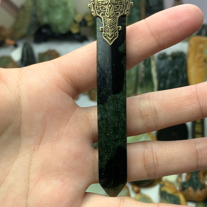 岫岩河磨玉（透闪石质玉）挂件未镶嵌