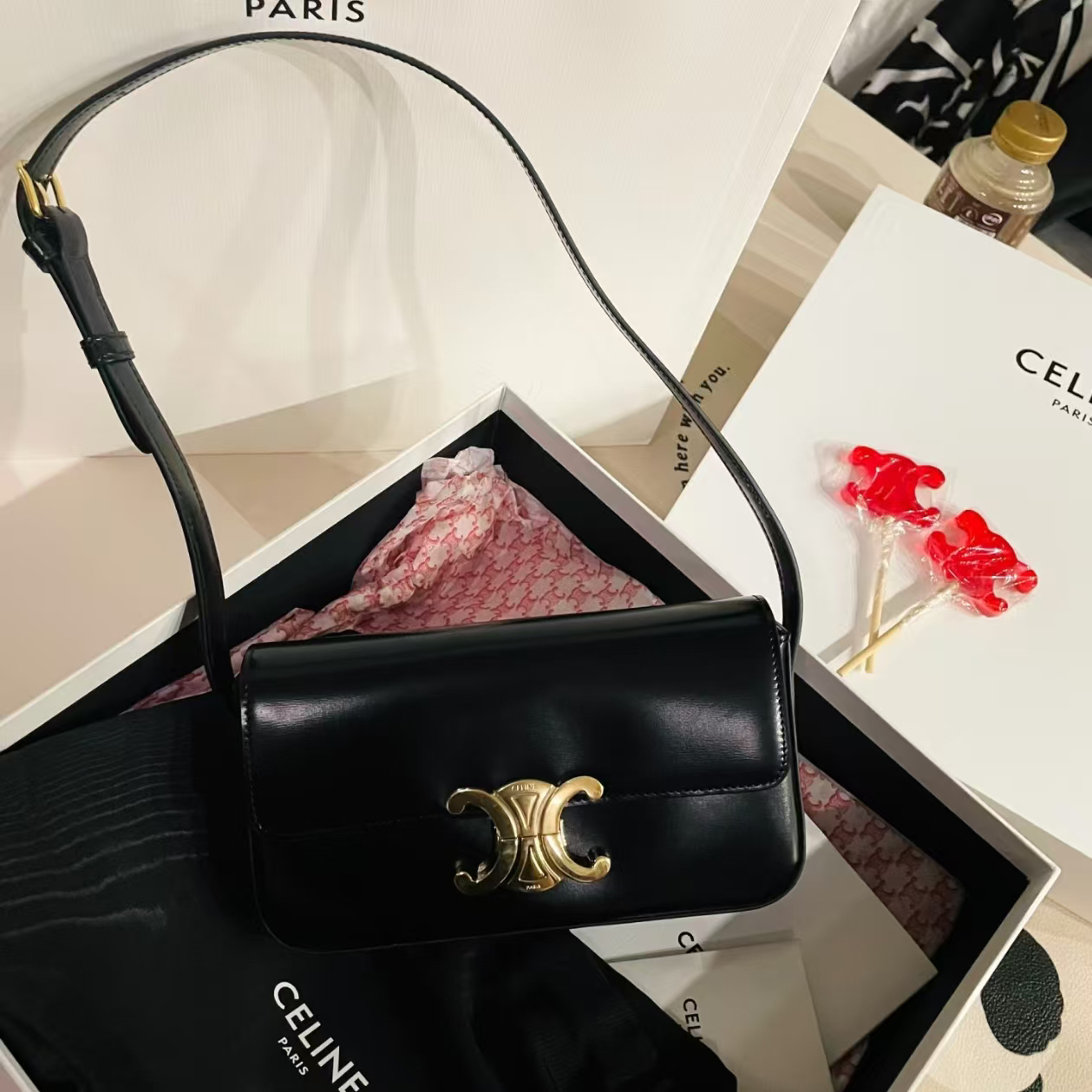 95新 Celine/思琳 Celine黑金凯旋门腋下包 25120088-01