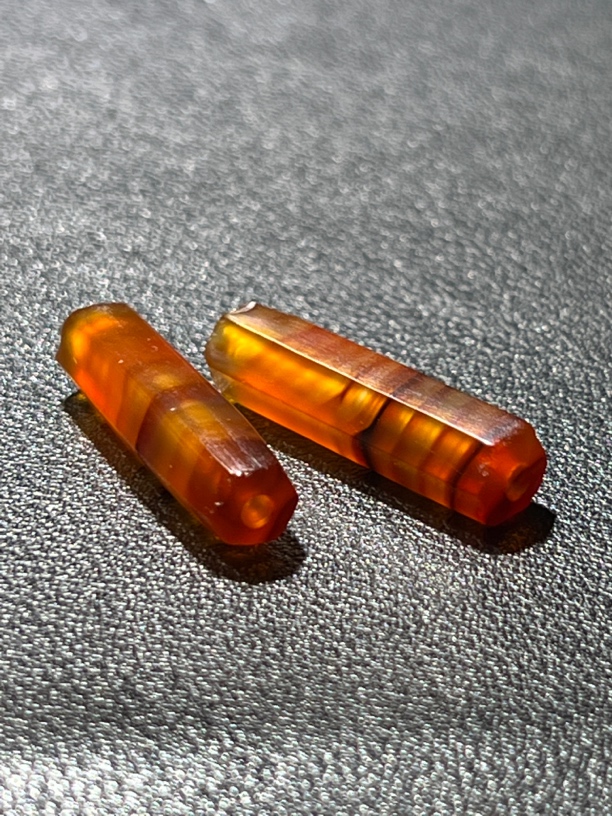 红缠丝玛瑙 管珠一对