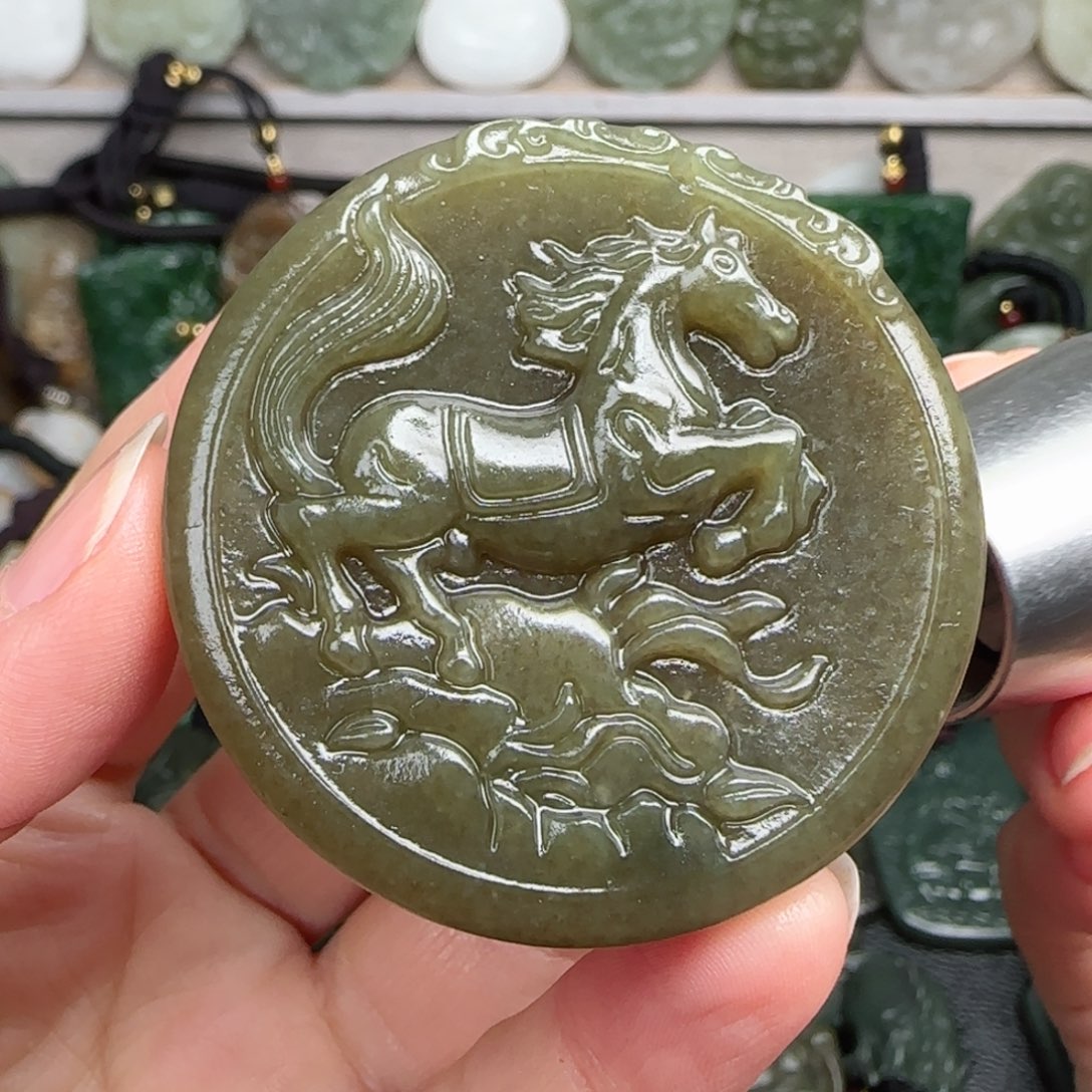 和田玉未镶嵌颈饰